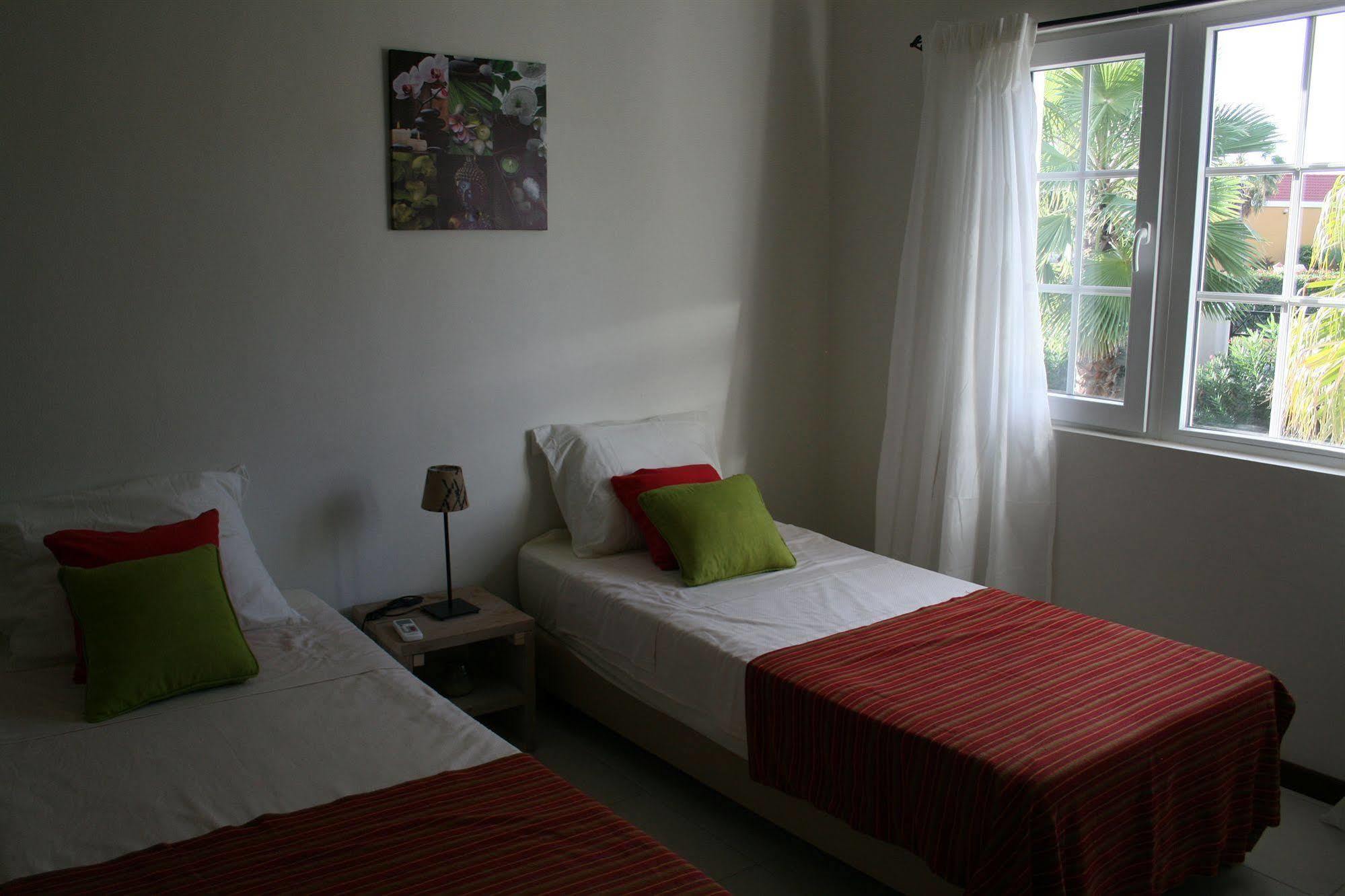 Hibiscus Beach House Ян-Тил Экстерьер фото